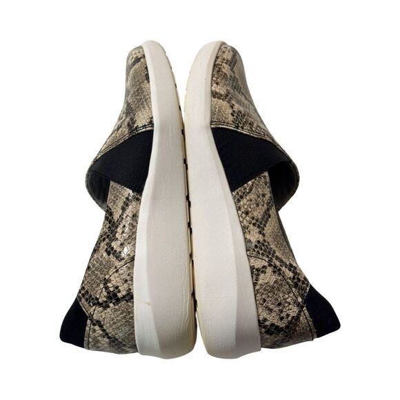 CLARKS SLIP ON CASUAL LOAFER. SNAKESKIN BEIGE - Picture 7 of 10